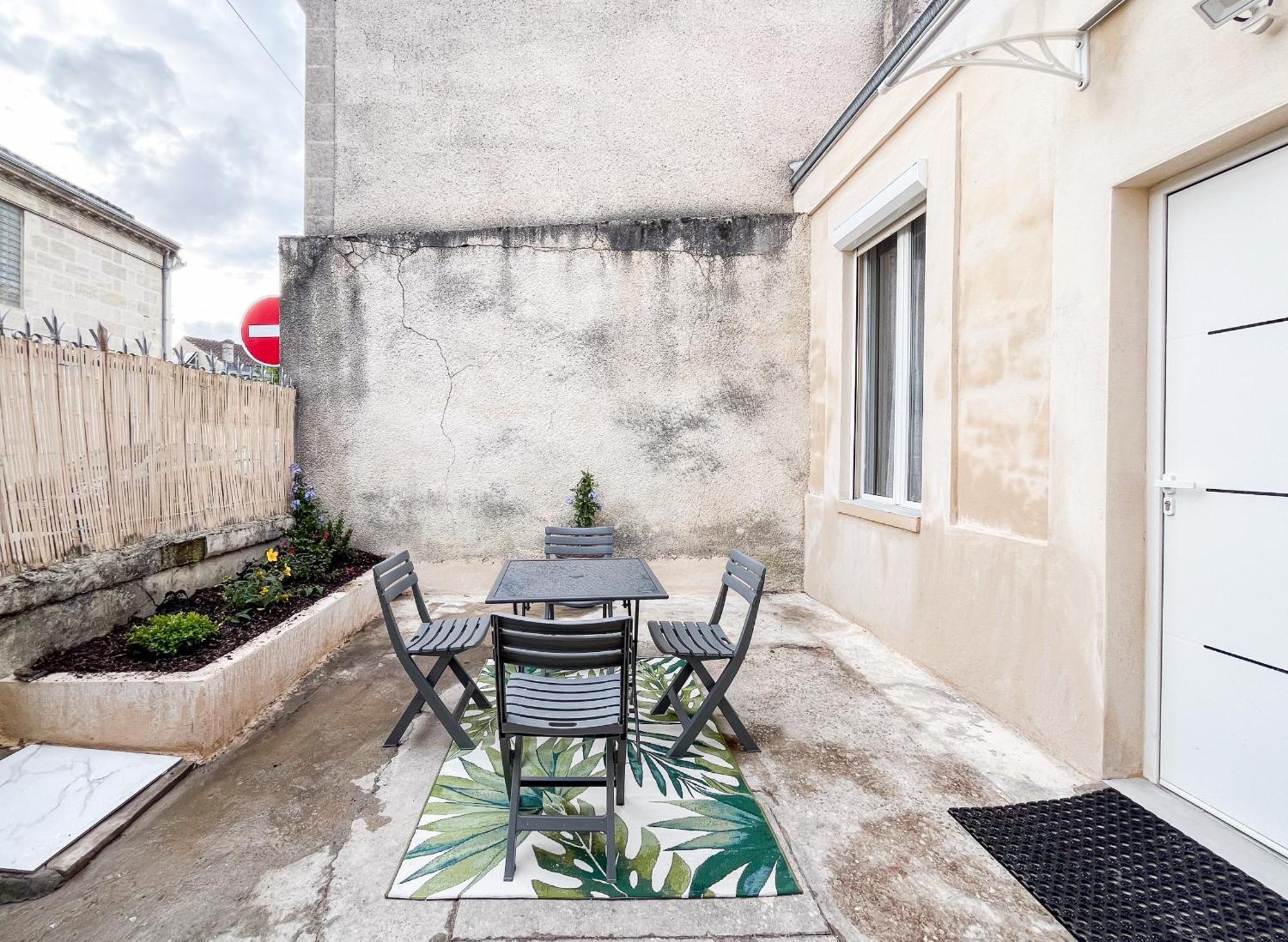 Echoppe Typique Avec Terrasse Villa Talence Eksteriør bilde